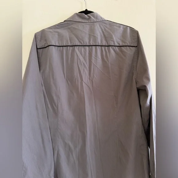 Guess Light Gray Shirt with Black Details - Picture 5 of 5